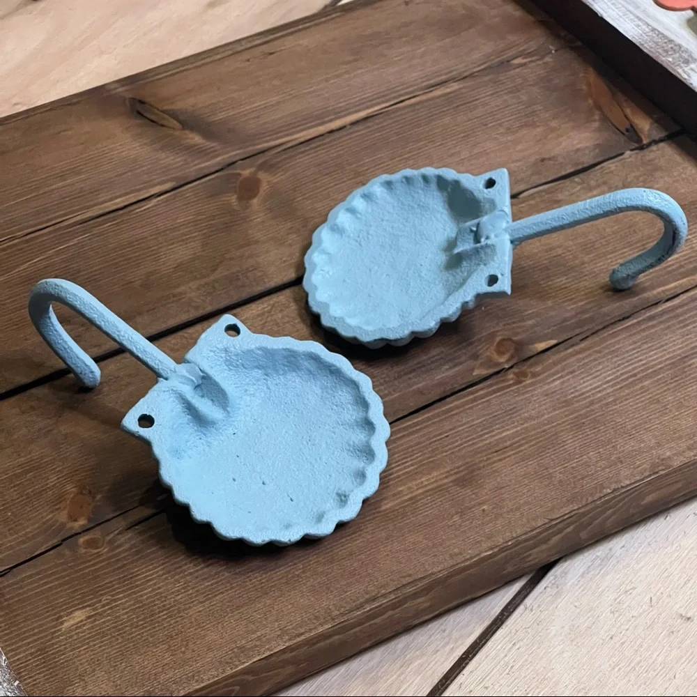 Seashell Cast Iron Hooks - Picture 3 of 6